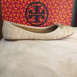 Tory Burch Logo embroidered ballet flats